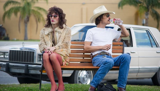 Fig. 6: Det umage par i Dallas Buyers Club: Ron og Rayons tvinges af omstændighederne til at tilbringe tid sammen, og langsomt opstår et venskab mellem de to mænd, på samme måde som had er blevet vendt til kærlighed mellem mand og kvinde i utallige film.
