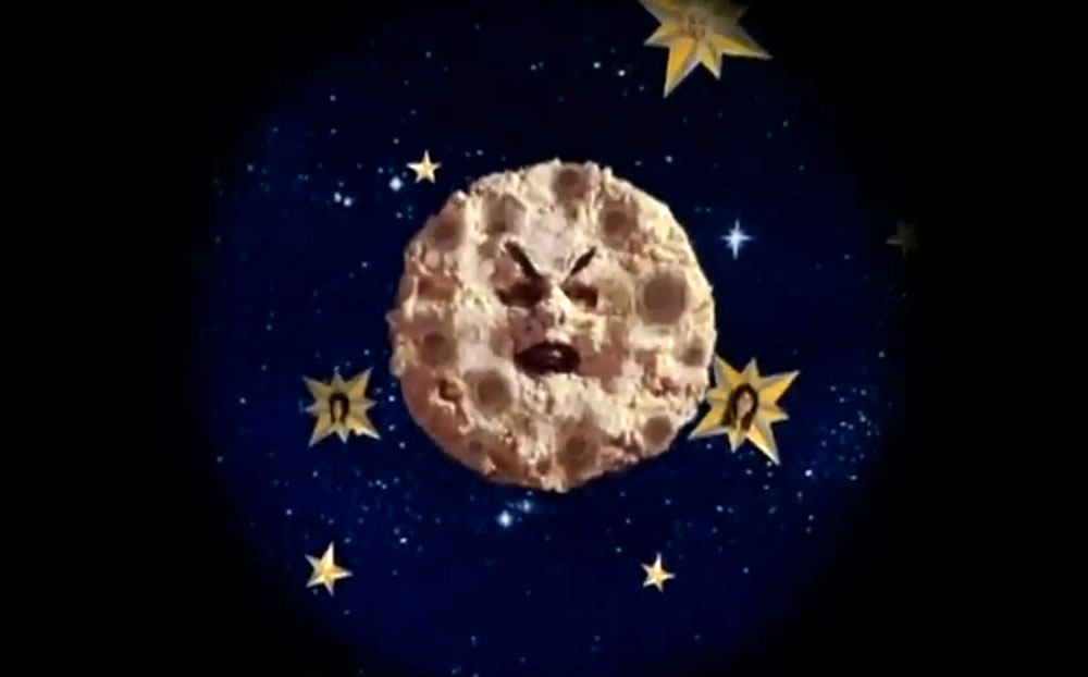 Fig. 2: Musikvideoen til Smashing Pumpkins’ ”Tonight, Tonight” er en hyldest til Méliès’ Le voyage dans la lune (1902).