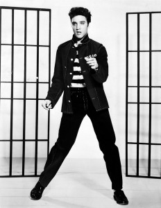 Fig. 9: Ifølge Elvis behøver man ikke vide noget om musik for at være rockstjerne – det visuelle er lige så vigtigt.