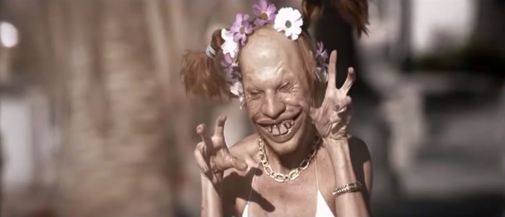 Fig. 3: I ”Windowlicker”-videoen ses Aphex Twins ansigt på en række kvindekroppe – her i en ekstraordinært forvrænget udgave.