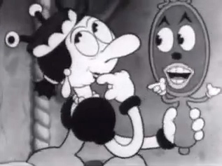 Fig. 2: The queen and her magic mirror – a recognizable element in an otherwise unrecognizable version of Show White.