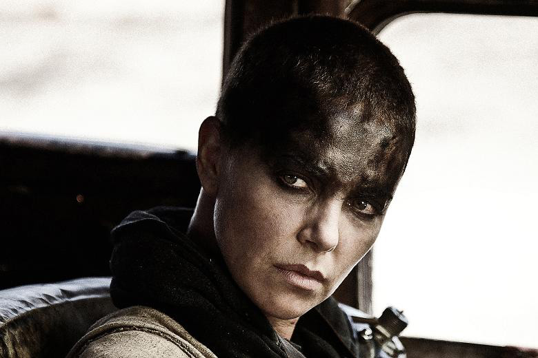 Fig. 4: Charlize Theron som den oprørske Imperator Furiosa.