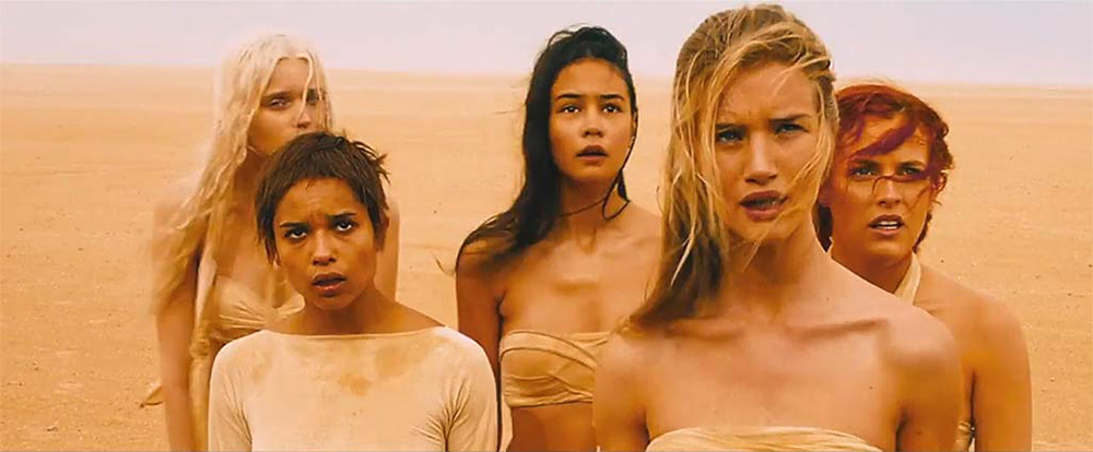 Fig. 5: Immortan Joes harem af unge kvinder.