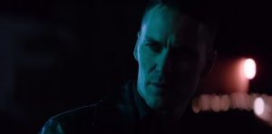 Fig. 4: Anden sæson af True Detective har slående ligheder med første sæson, når det kommer til genre, stemning og temaer. Farvestilen er dog en anden, og præges her af nogle kølige blå, svedne gule og dybe røde nuancer.