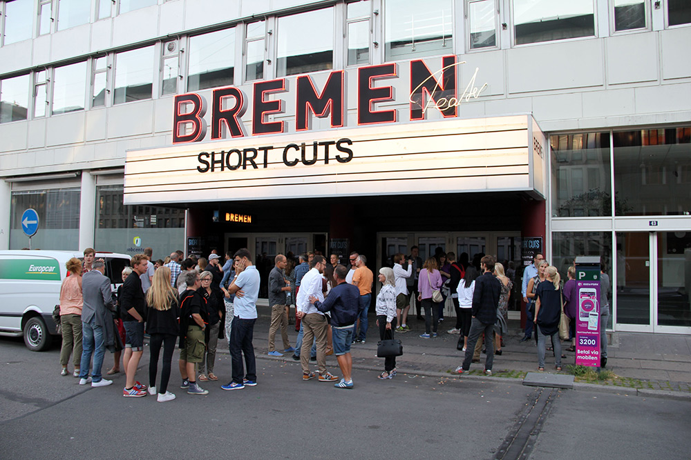 Fig. 3: Bremen Teater var tæt på udsolgt til de tre premierefilm, som også bliver de sidste New Danish Screen-støttede film i det format (20-60 min). Fremover satses der på low budget spillefilm. Foto: Anne Uhrenholdt Kjeldsen.