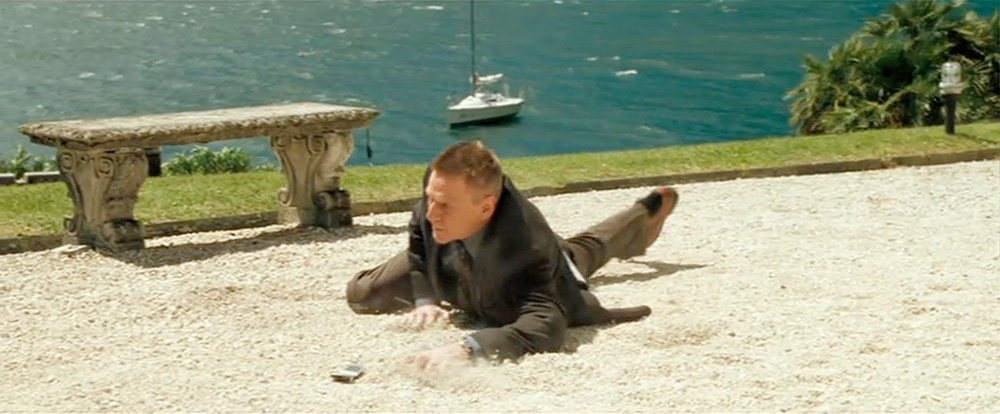 Fig. 1: Mr. White bliver i slutningen af Casino Royale skudt i benet.