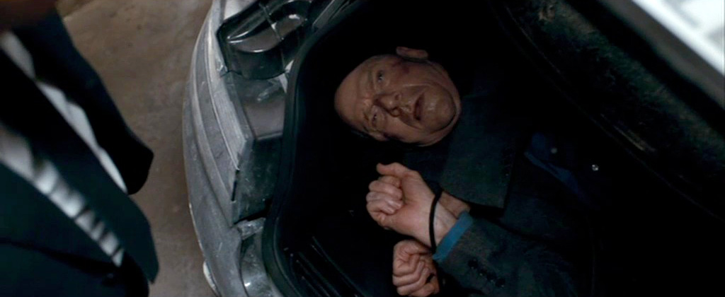Fig. 2: Den sårede Mr. White i begyndelsen af Quantum of Solace.
