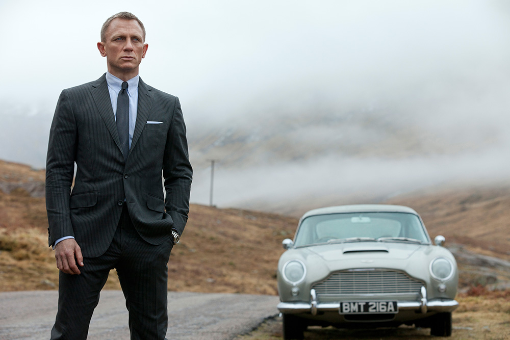 Fig. 5: Daniel Craig som Bond i Skyfall med Aston Martin DB5.