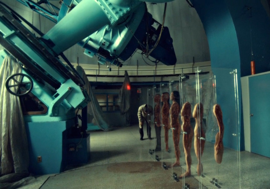 Fig. 6: This is just one of many scenes where a gory and at the same time artistic crime scene is discovered. These scenes function as a way of establishing Lecter’s status as an artistic serial killer.