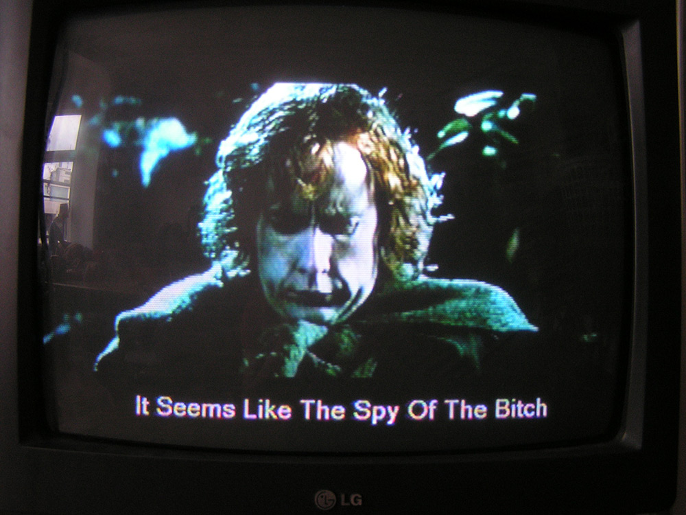 Fig. 9: Hobbitterne anklages i denne scene for at være orkspioner – eller med andre ord ”the spy of the bitch”.