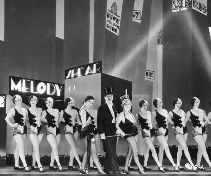 Et selvrefleksivt åndehul: Musicalgenrens Broadway Melody