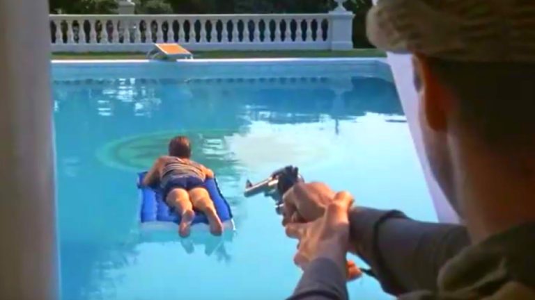 Dødbringende maveplaskere? Om swimmingpoolen som et symbol på rigdom, erotik og død